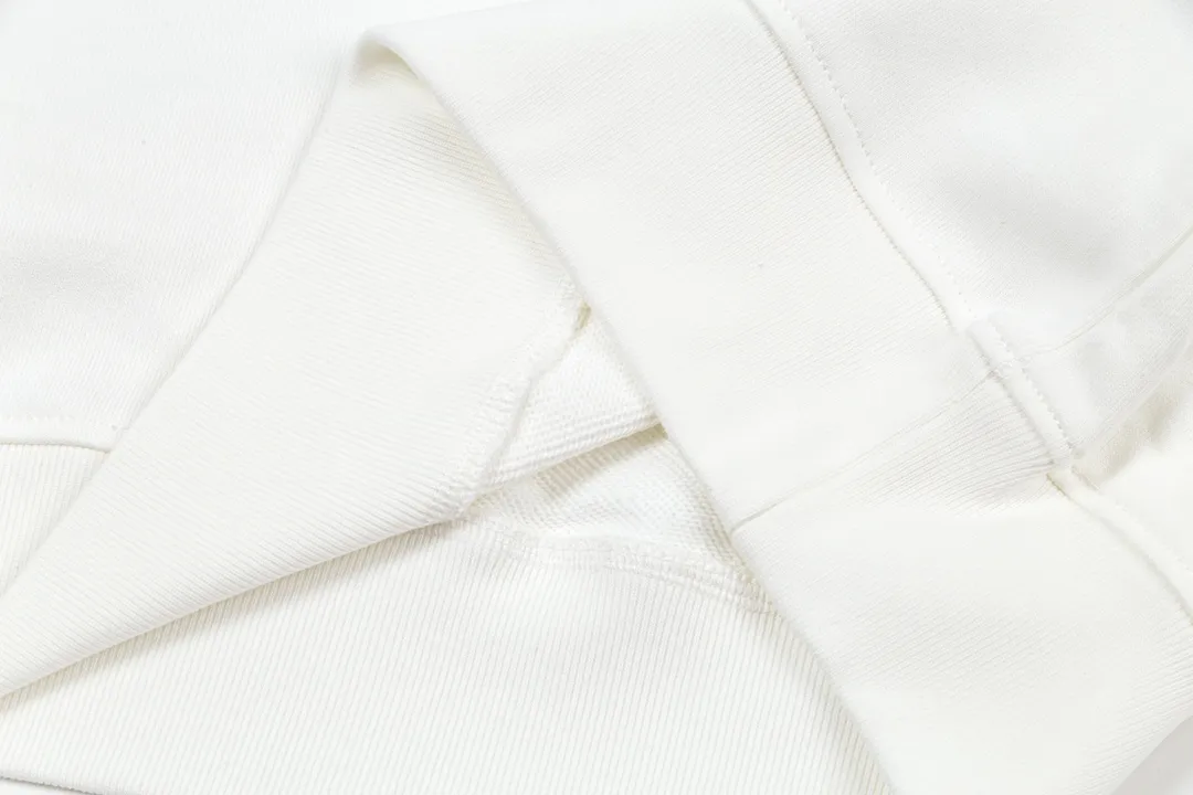 【PRADA公式旗艦店】ご好評に付き再入荷！！