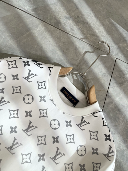 LOUIS VUITTON ユニセックス ロングスリーブ スウェット