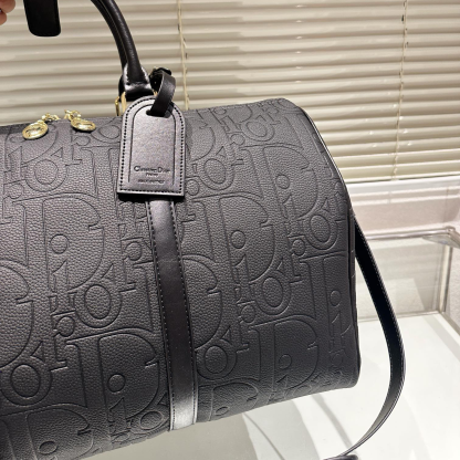 【ステキな小旅行に最適】Dior Weekender 40 バッグ