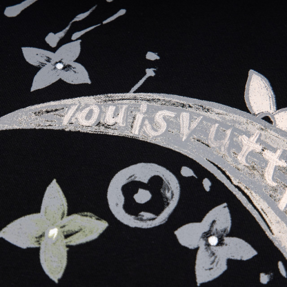 LOUIS VUITTON ルイヴィトン 胸口グラフィックプリント カジュアル丸首ショートスリーブTシャツ