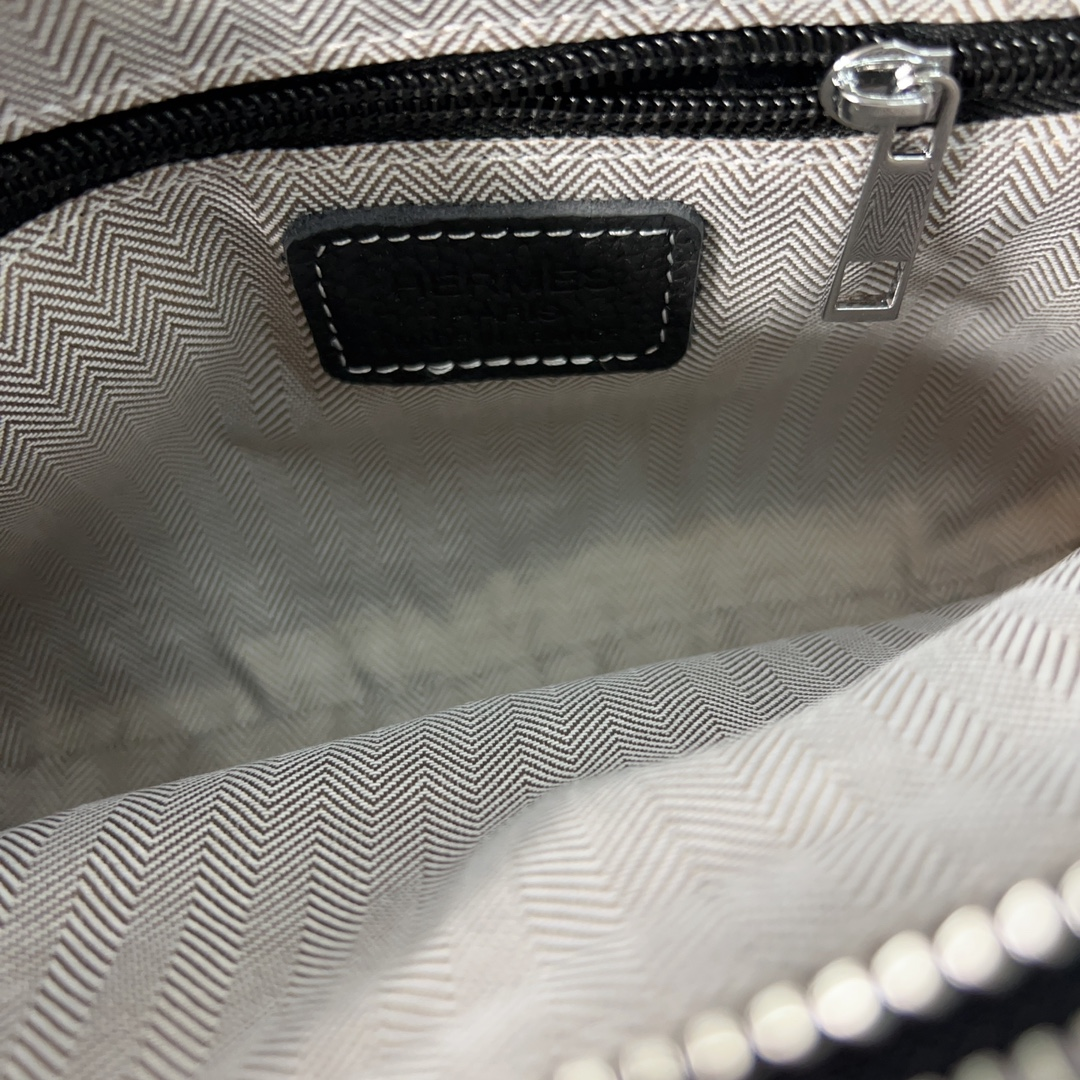 Hermesエルメス・レザークラッチバック