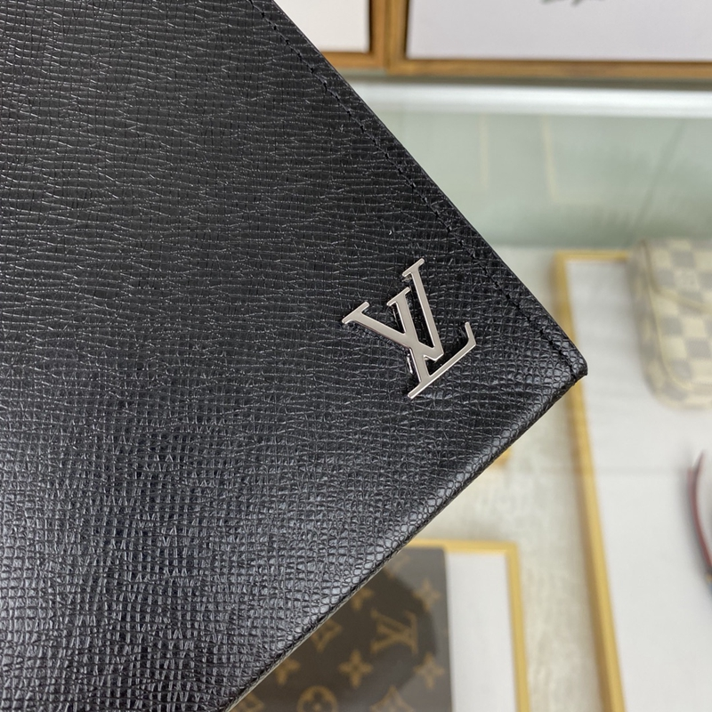 Louis Vuitton（ルイヴィトン）ポシェット・ヴォワヤージュ M30450