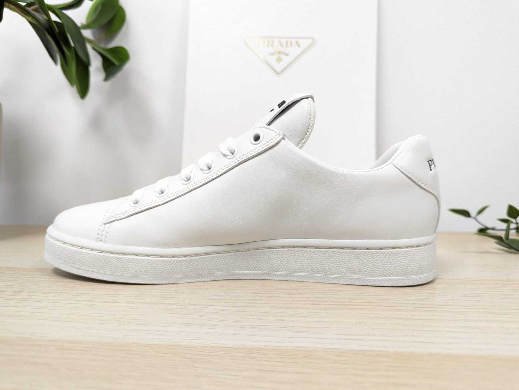 6万取引突破★UPS速達便利用！【PRADA】2EG400 3ON8_スニーカー