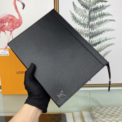 Louis Vuitton（ルイヴィトン）ポシェット・ヴォワヤージュ M30450