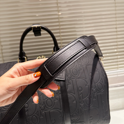 【ステキな小旅行に最適】Dior Weekender 40 バッグ