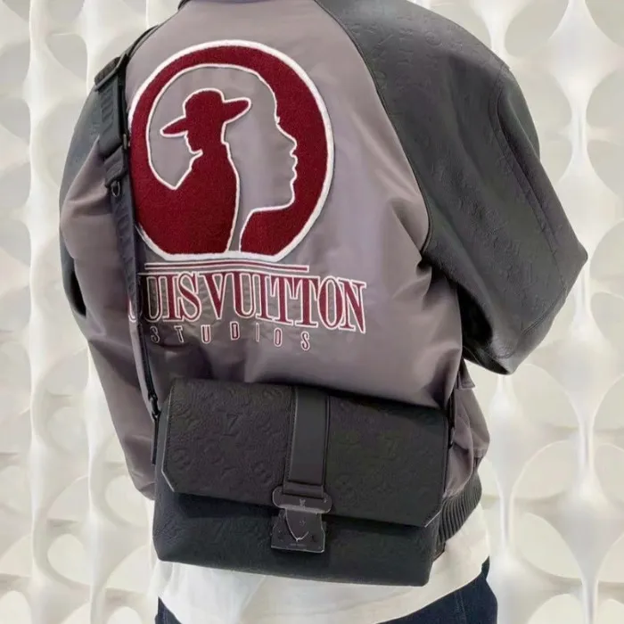 【大人の定番☆】Louis Vuitton Sケープ メッセンジャーバッグ M23741