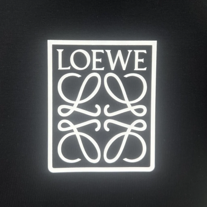 LOEWE『S-4XL』トレンド最先端 シーズン必須アイテム コーディネートの主役 アウトドア クラシック Ｔシャツ
