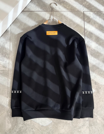 LOUIS VUITTON バックロゴ ユニセックス プルオーバー