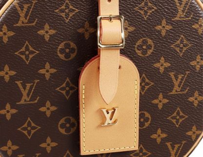 LOUIS VUITTONモノグラム ボワット シャポー スープル MM/M45647