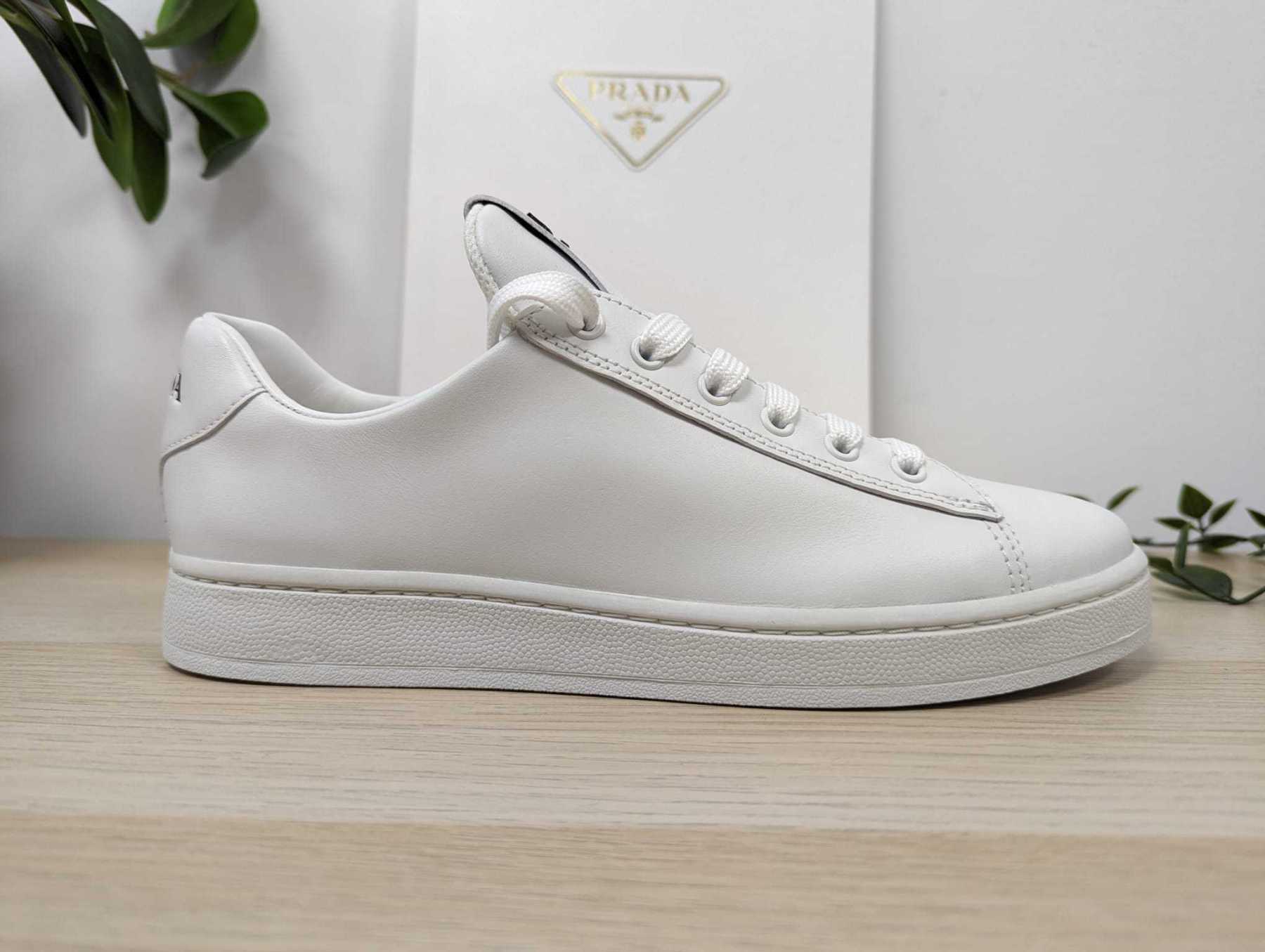 6万取引突破★UPS速達便利用！【PRADA】2EG400 3ON8_スニーカー