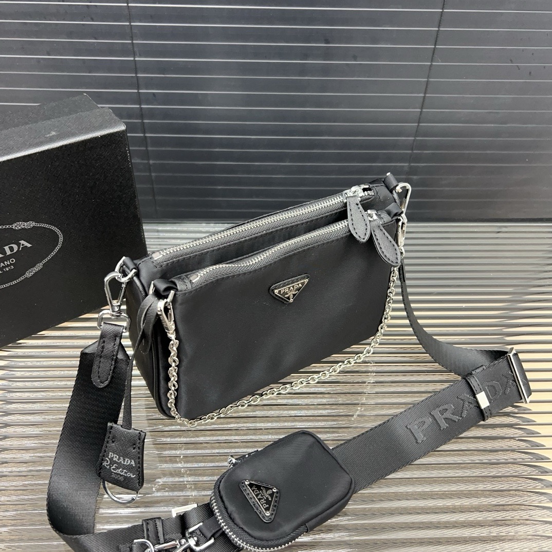 Prada ショルダーバッグ 3点セット ユニセックス