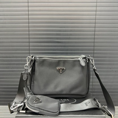 Prada ショルダーバッグ 3点セット ユニセックス