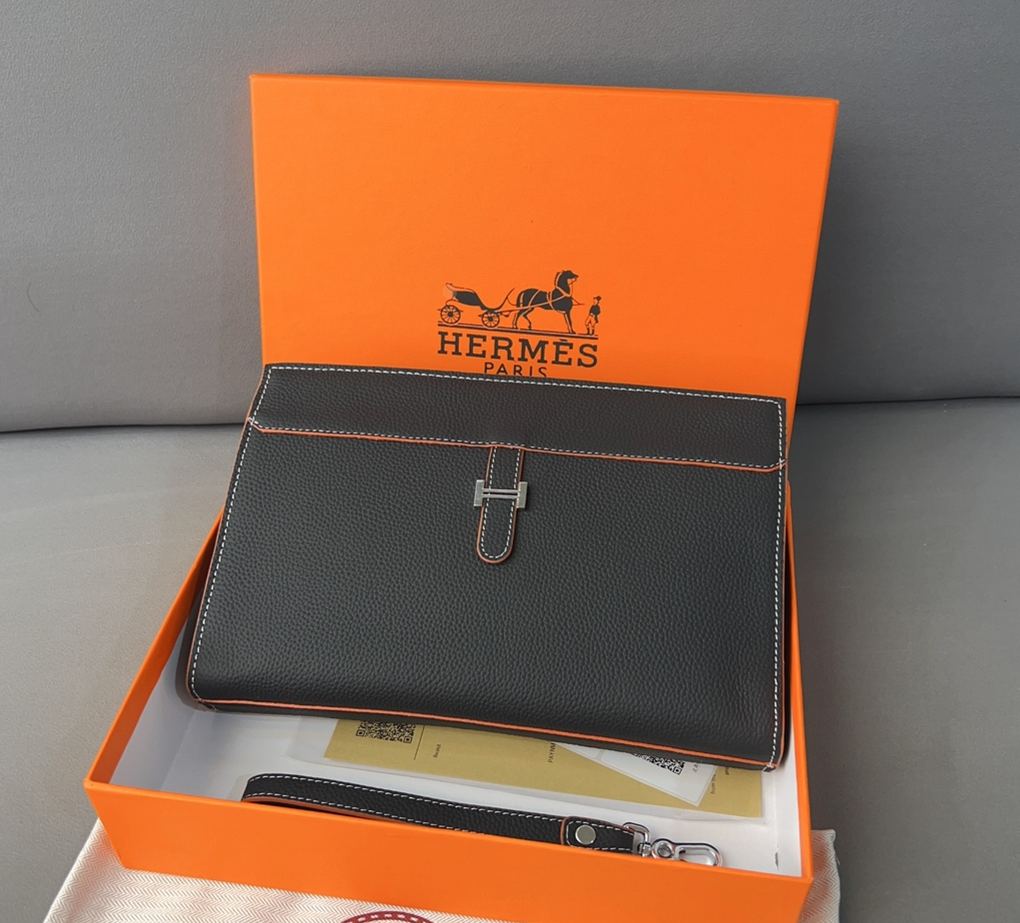 Hermesエルメス・レザークラッチバック