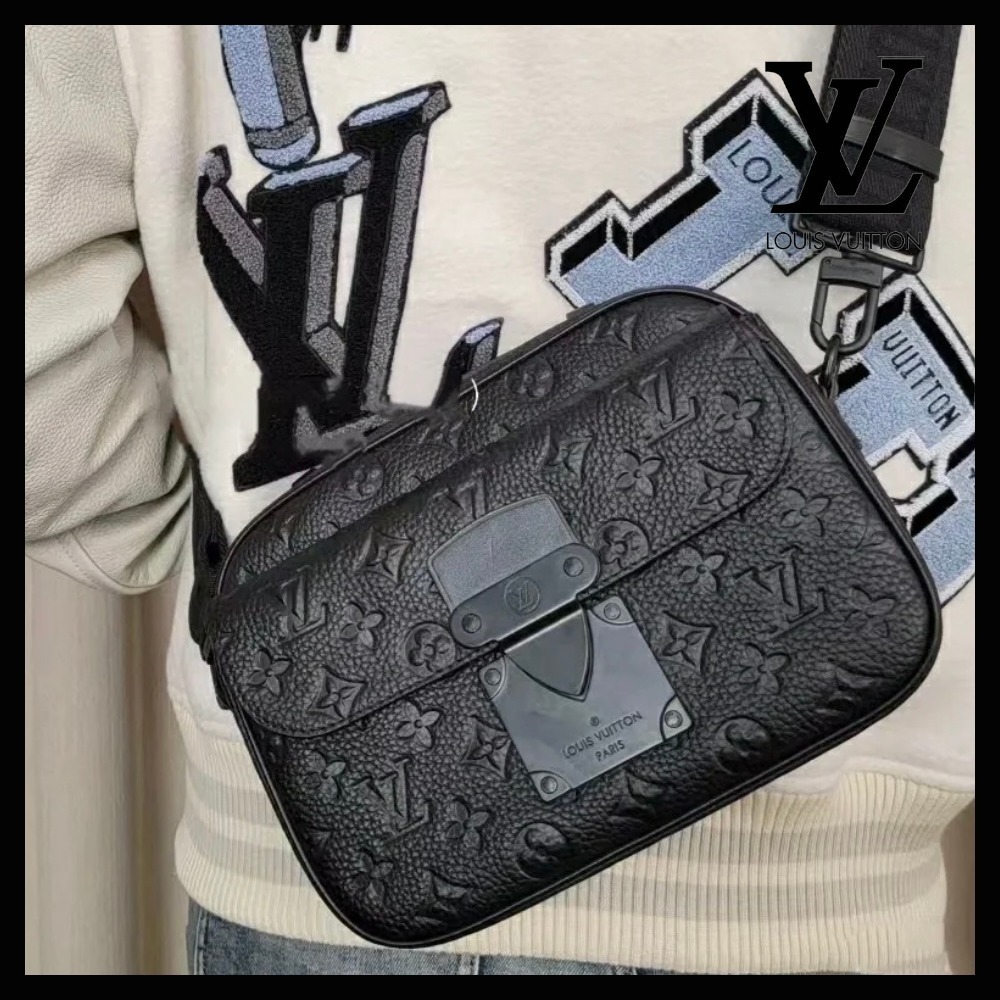 新作 LOUIS VUITTON 直営店 メッセンジャー モノグラム 黒 M58489