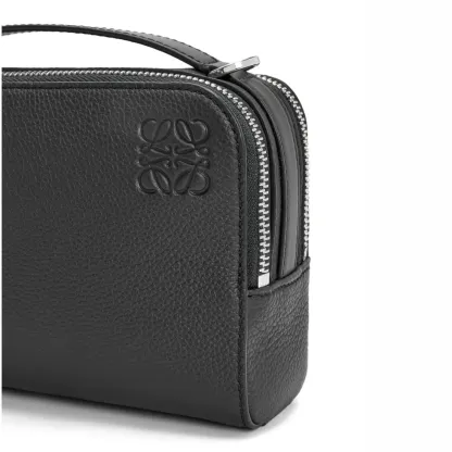 LOEWE/カメラ クロスボディバッグ ミニ（ソフトグレインカーフ） C660R41X01-1100