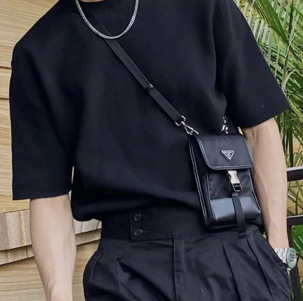 ☆PRADA leather smartphone case☆ショルダーバッグ