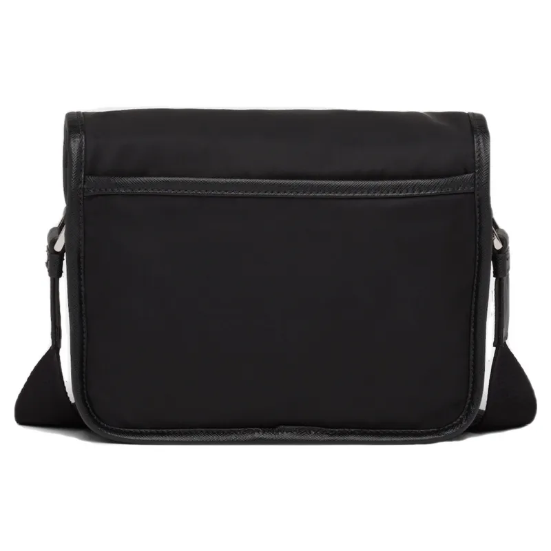 PRADA プラダセール 現地価格 数量限定 完売必至