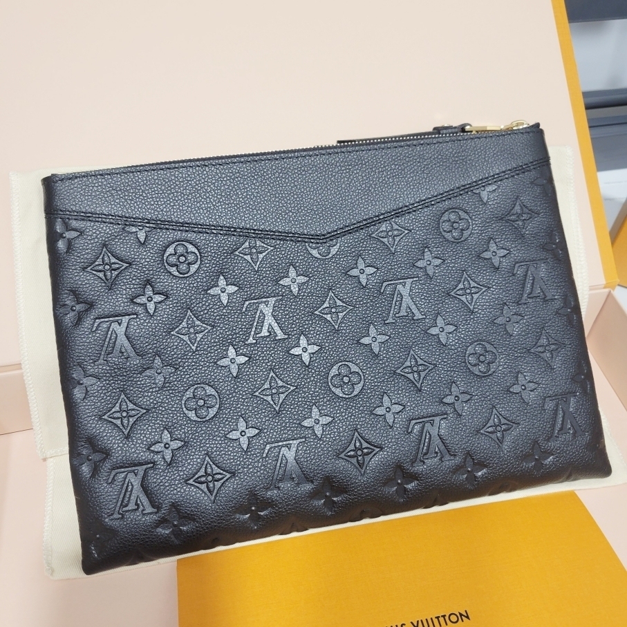 【直営店買付】ルイヴィトン☆モノグラムレザー クラッチ M62937