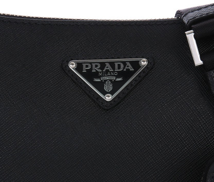 ♦PRADA♦メンズ ショルダーバッグ☆正規品・関税込☆