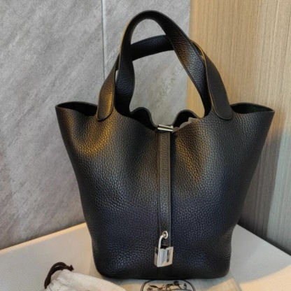 入手困難★大人気♪【HERMES】ピコタンロックMM 22 シルバー金具