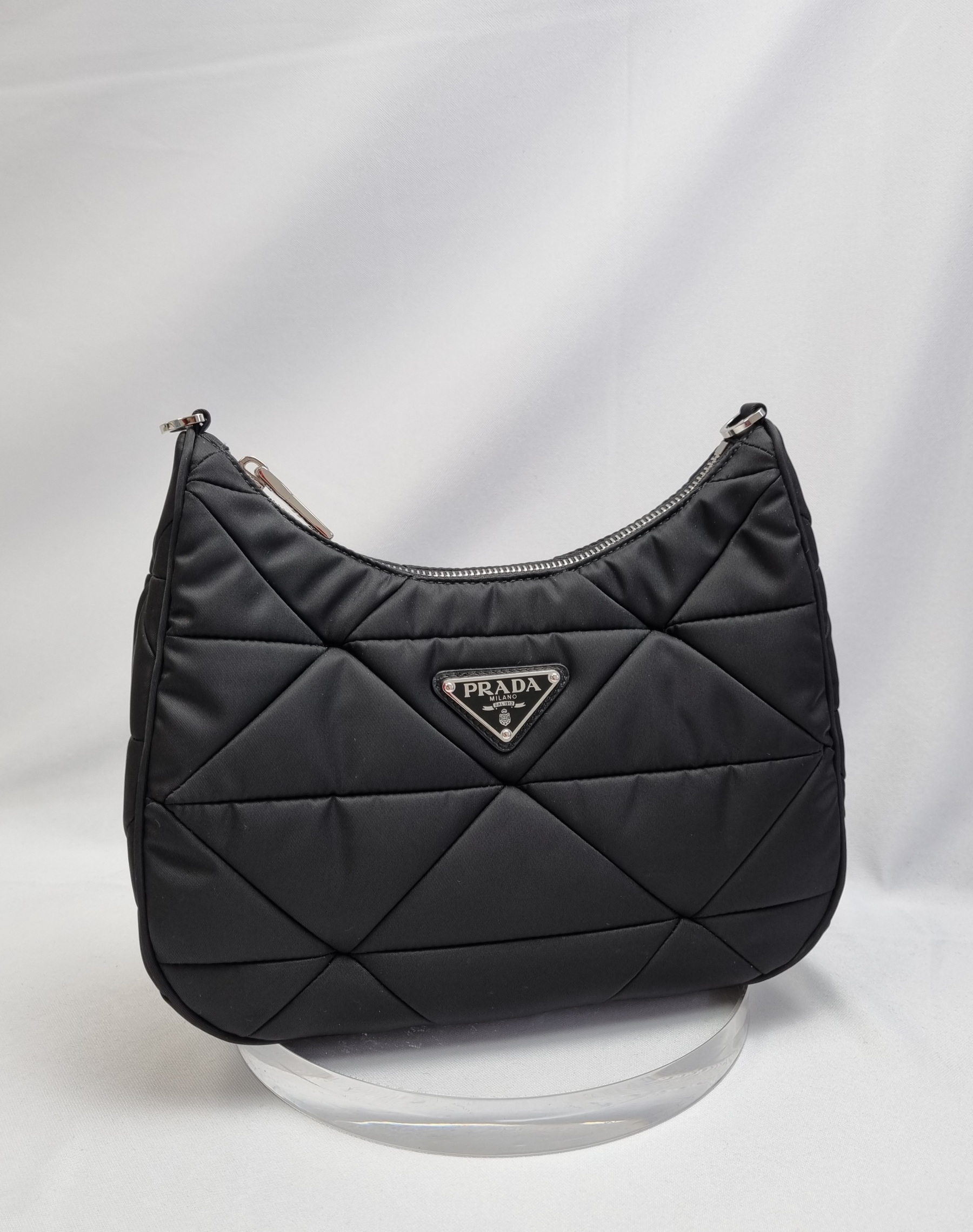 ☆人気☆【PRADA】☆ナイロン キルティング ショルダーバッ.グ☆