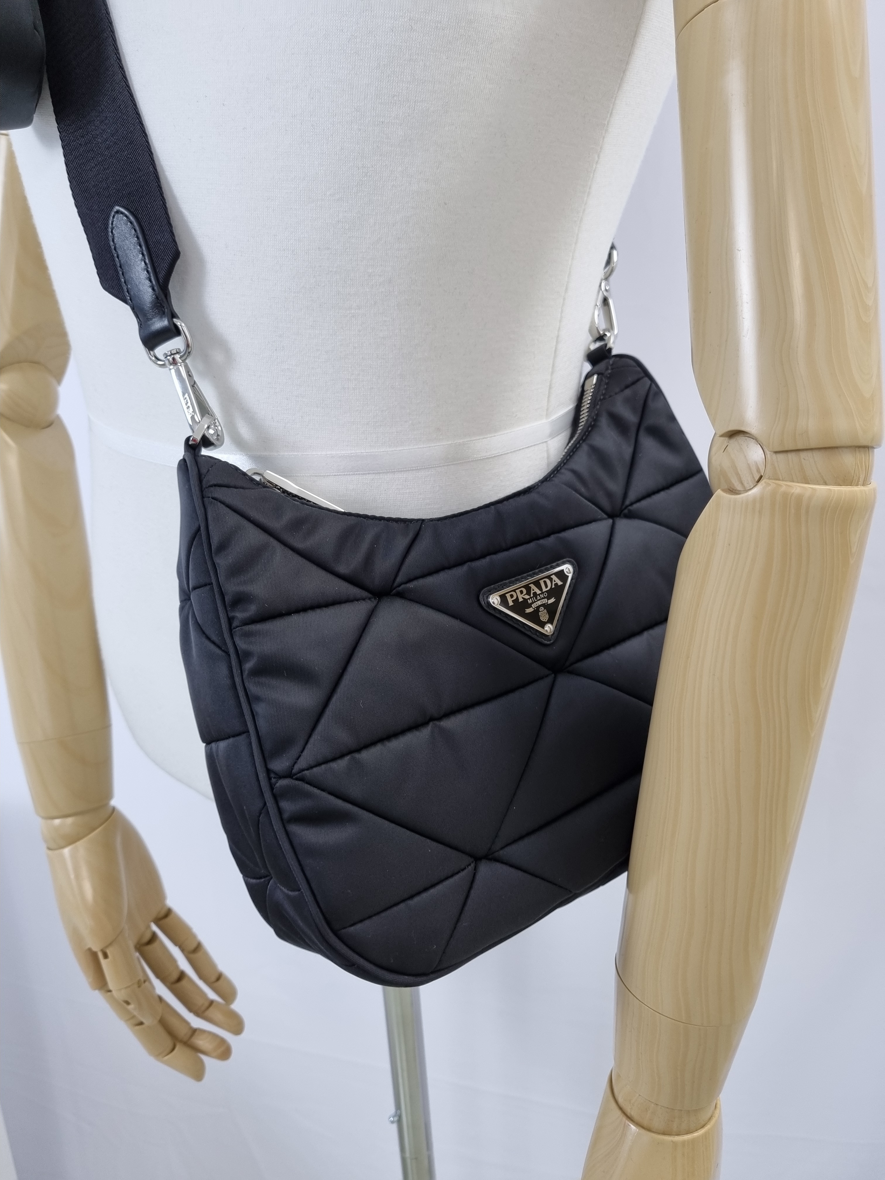 ☆人気☆【PRADA】☆ナイロン キルティング ショルダーバッ.グ☆