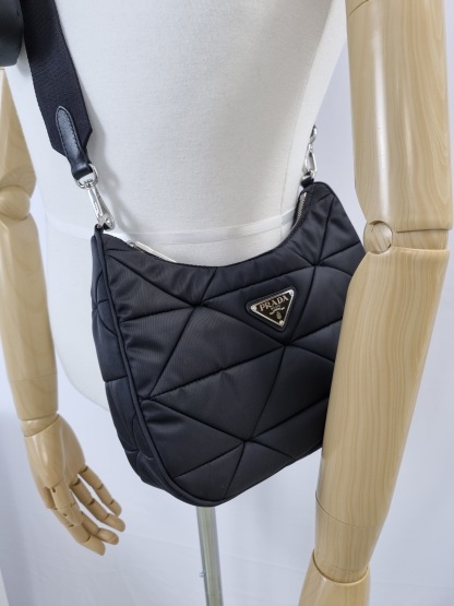 ☆人気☆【PRADA】☆ナイロン キルティング ショルダーバッ.グ☆