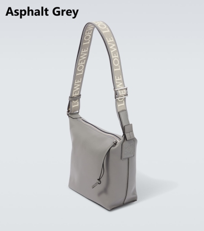 【現地顧客価格！】LOEWEキュービショルダーバック