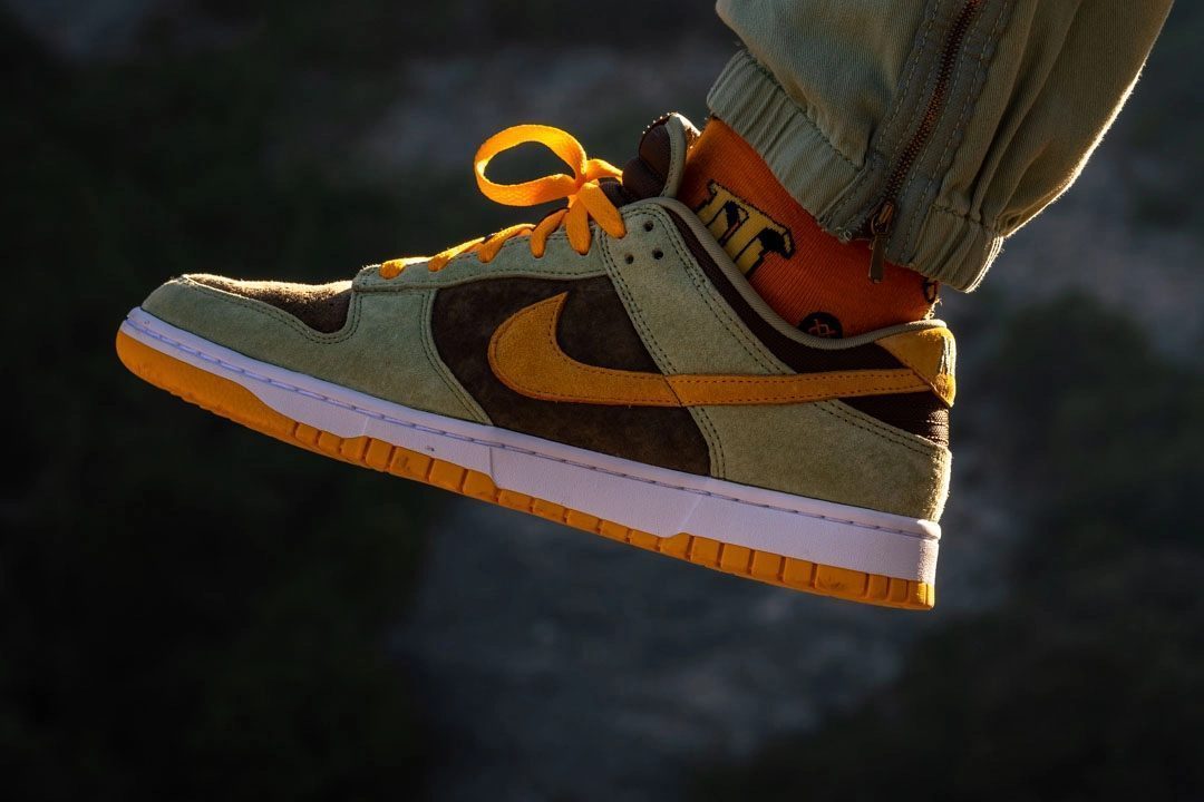 ◆正規品◆NIKE DUNK LOW SE DUSTY OLIVE◆関税/送料無料◆