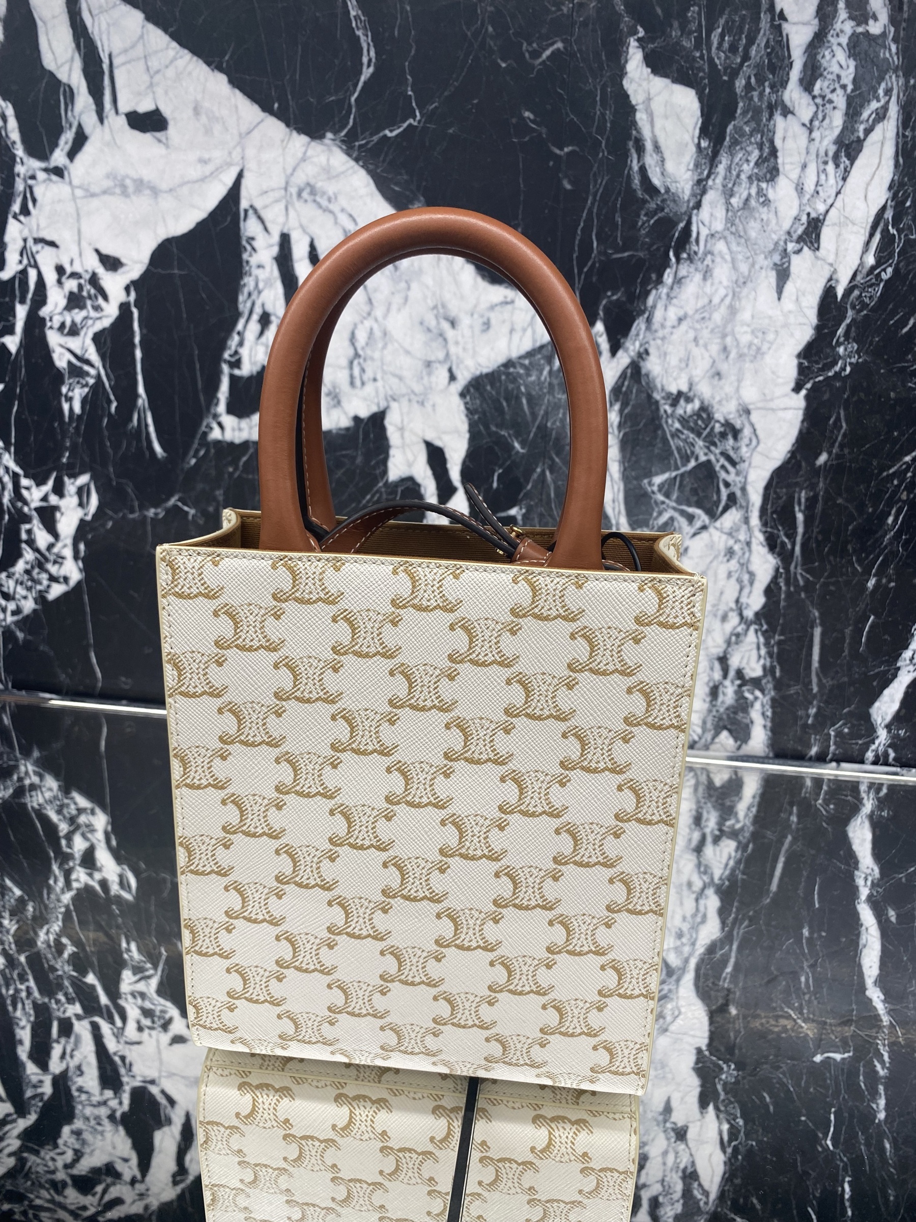 CELINE 【入手困難】MINI VERTICAL CABAS☆トリオンフキャンバス