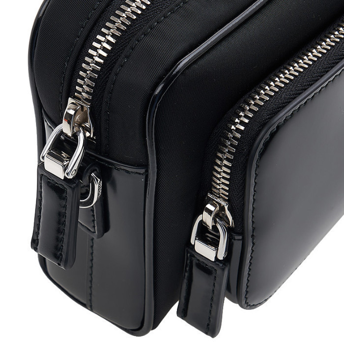 ♦PRADA♦Re-Nylon ブラッシュドレザークロスバッグ