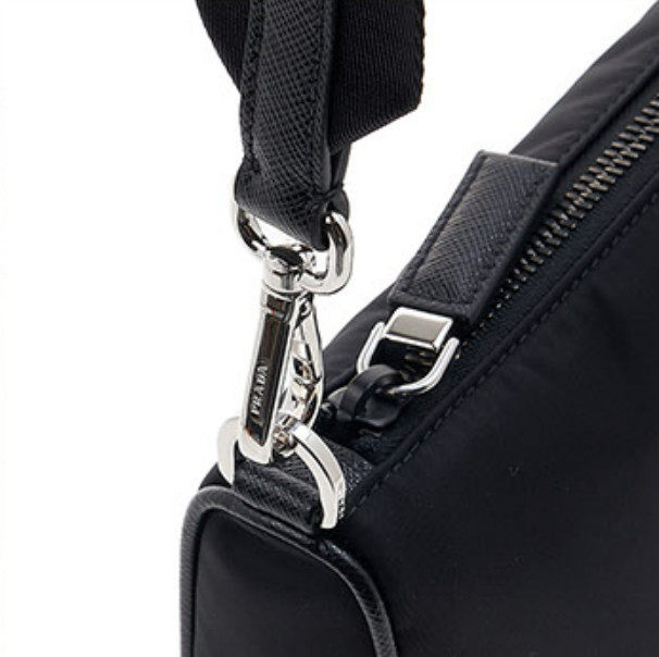 ♦PRADA♦メンズ ショルダーバッグ☆正規品・関税込☆