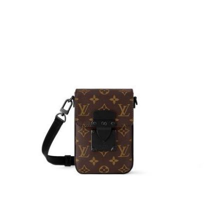 【セレブ御用達】【Louis Vuitton】ウェアラブルウォレット