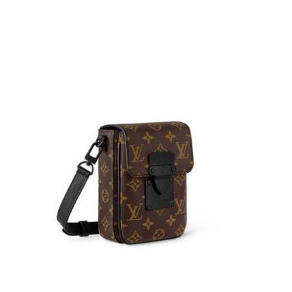 【セレブ御用達】【Louis Vuitton】ウェアラブルウォレット