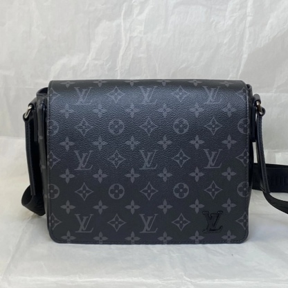 クールでエレガント★【ルイヴィトン】ディストリクト PM NV3