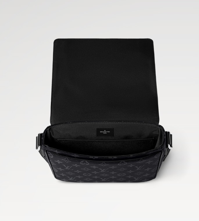 クールでエレガント★【ルイヴィトン】ディストリクト PM NV3