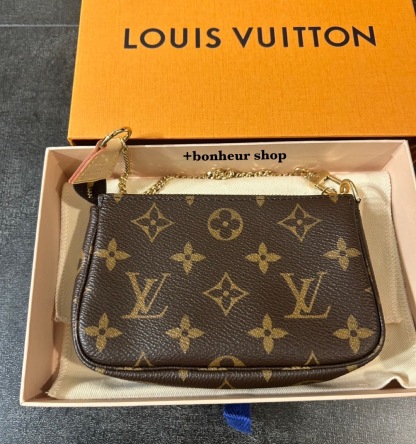 【上品で大人気♪】Louis Vuitton ミニポシェットアクセソワール