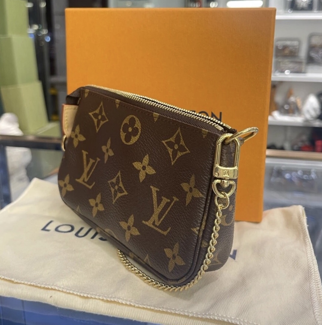 【上品で大人気♪】Louis Vuitton ミニポシェットアクセソワール