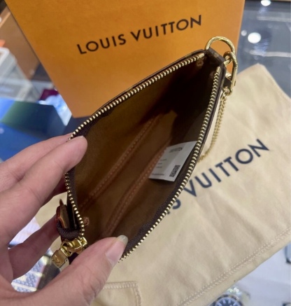 【上品で大人気♪】Louis Vuitton ミニポシェットアクセソワール