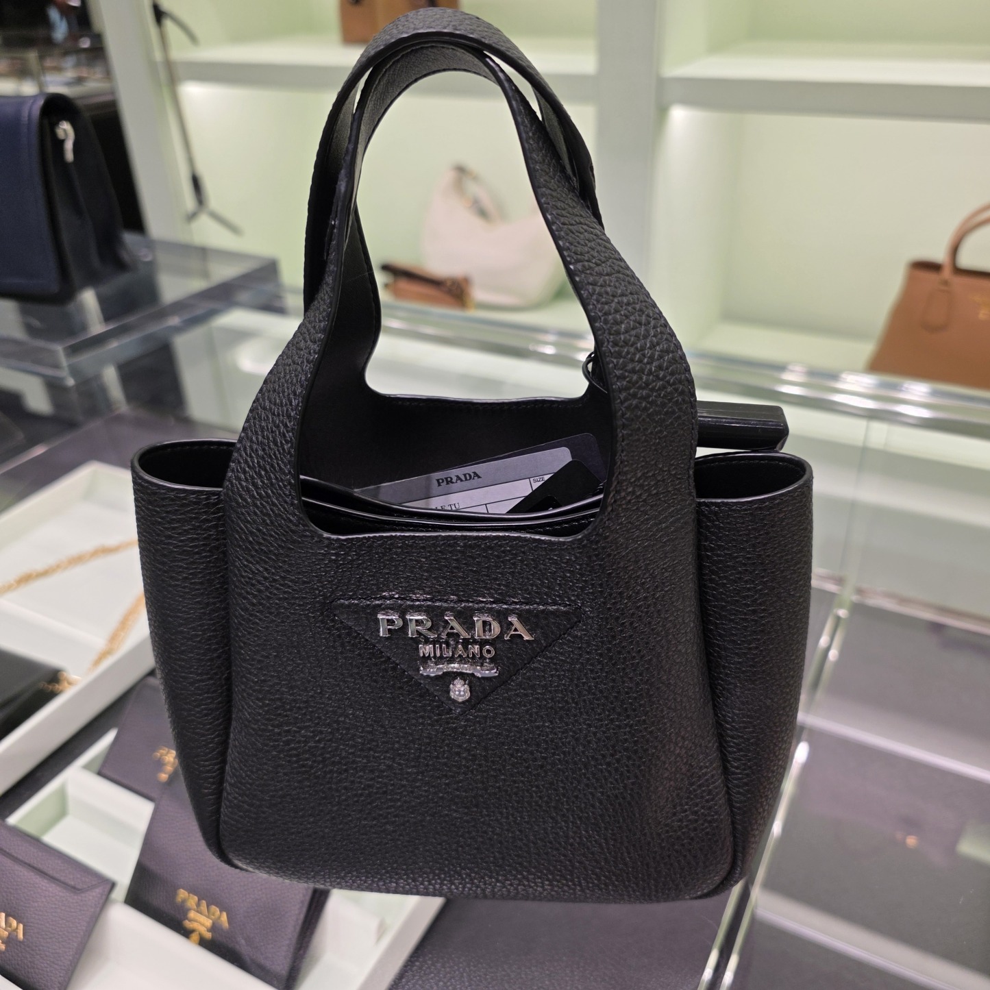 100%直営店買付!【PRADA】レザーミニハンドバック 1BA349 2DKV