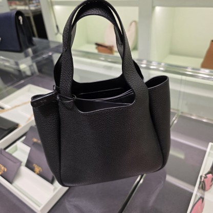 100%直営店買付!【PRADA】レザーミニハンドバック 1BA349 2DKV