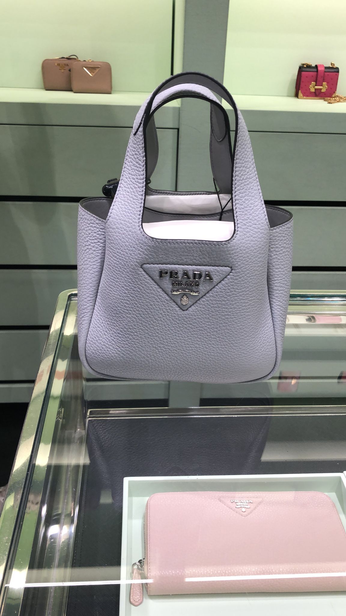 100%直営店買付!【PRADA】レザーミニハンドバック 1BA349 2DKV