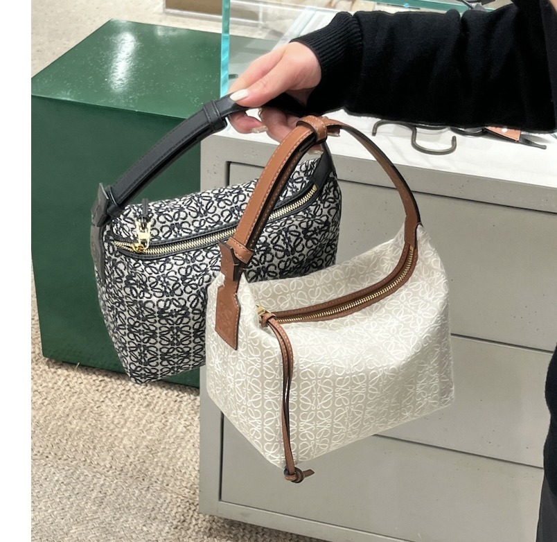 【VIPセールで奇跡！】LOEWE（ロエベ）キュービバック