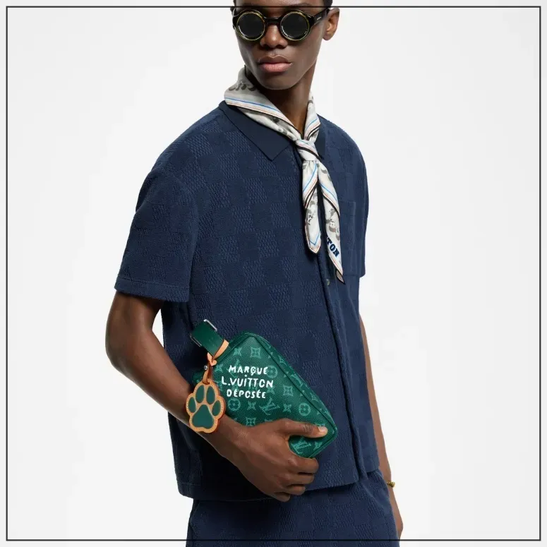 《セカンドバッグにも☆》LV ロッカー ドップキット肉球チャーム