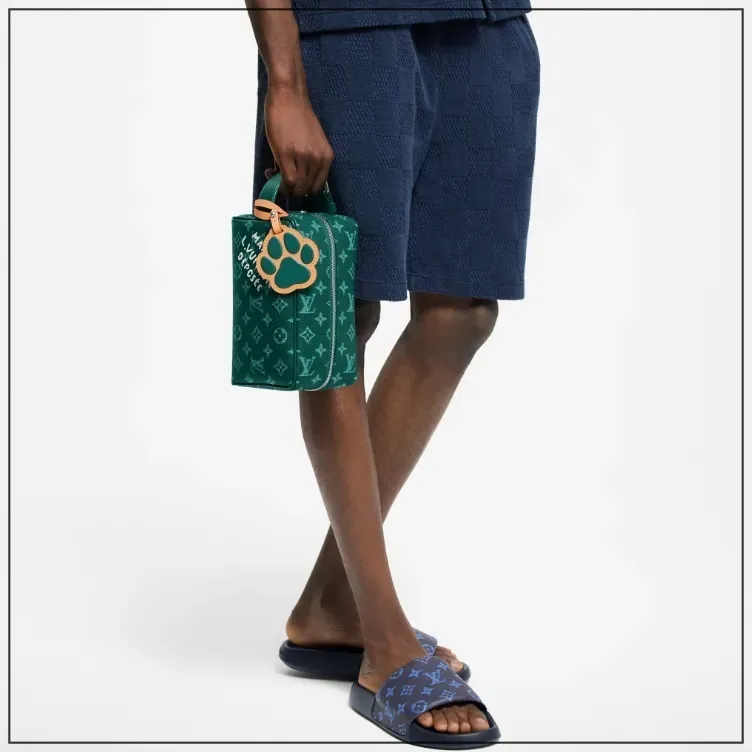 《セカンドバッグにも☆》LV ロッカー ドップキット肉球チャーム