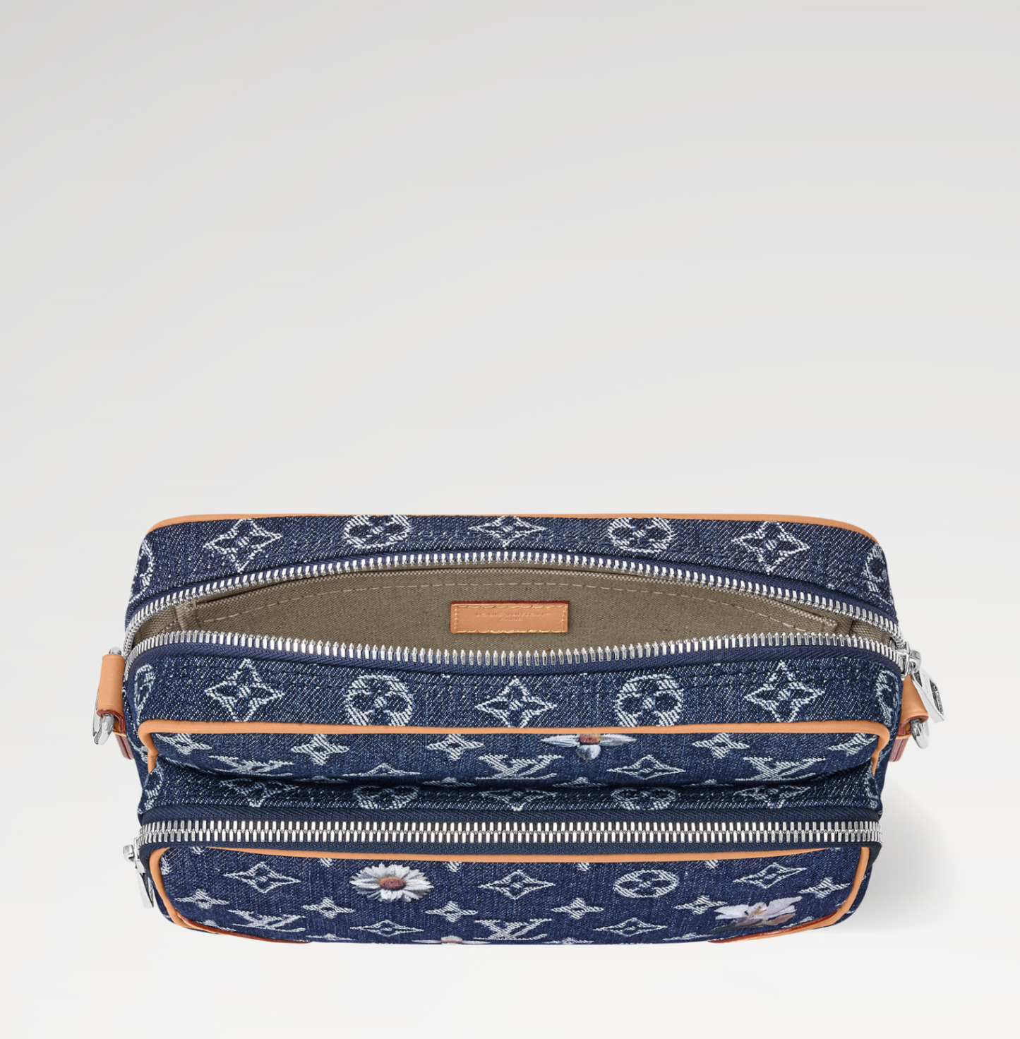どんな装いにも馴染む【Louis Vuitton】ナイル
