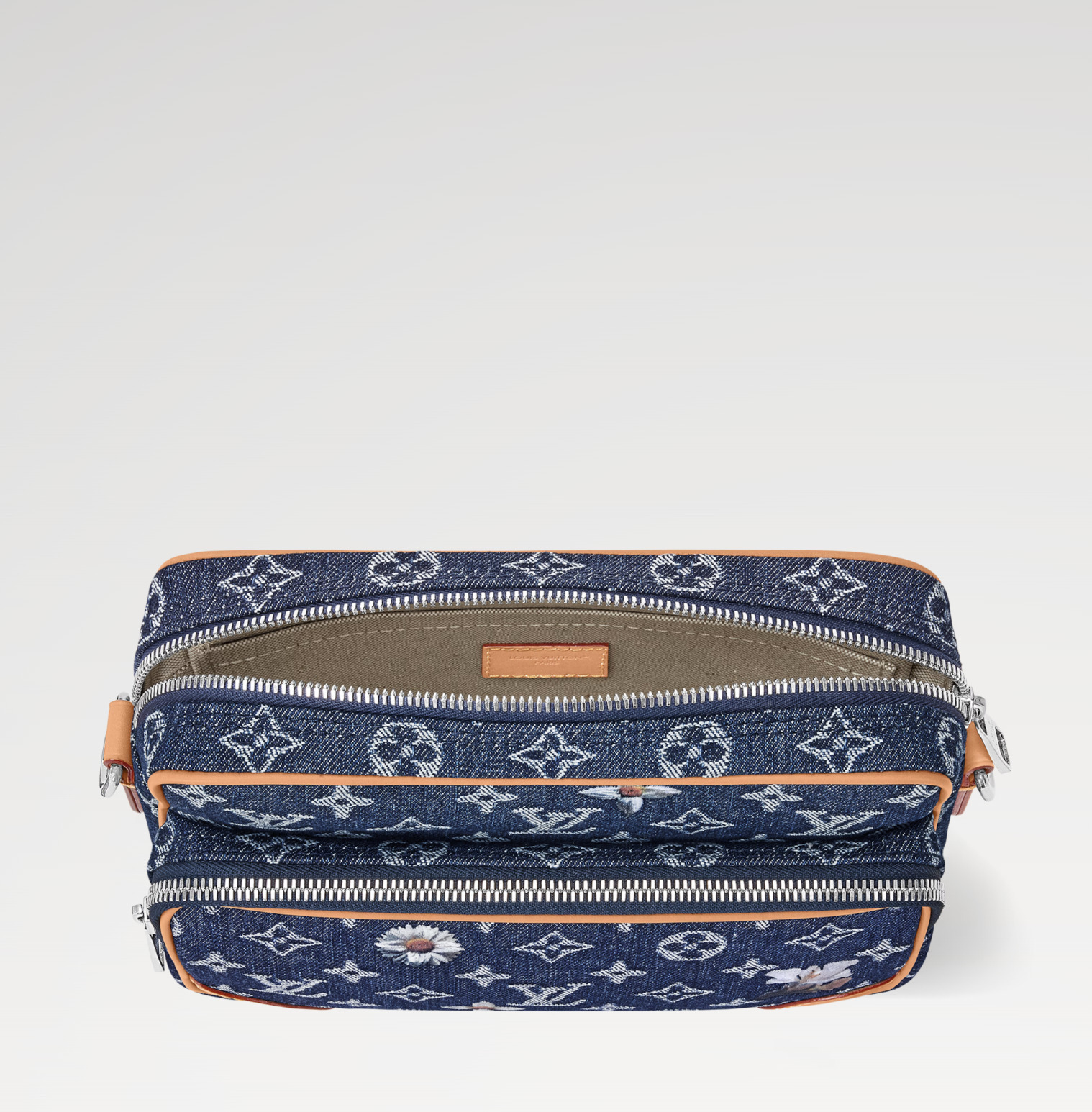 どんな装いにも馴染む【Louis Vuitton】ナイル
