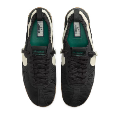 【Nike x Jacquemus】Moon Shoe SP Off Noir Cashmere リサ着用