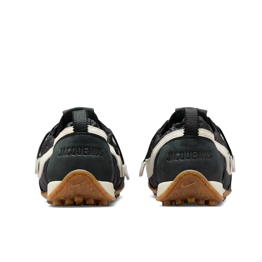 【Nike x Jacquemus】Moon Shoe SP Off Noir Cashmere リサ着用