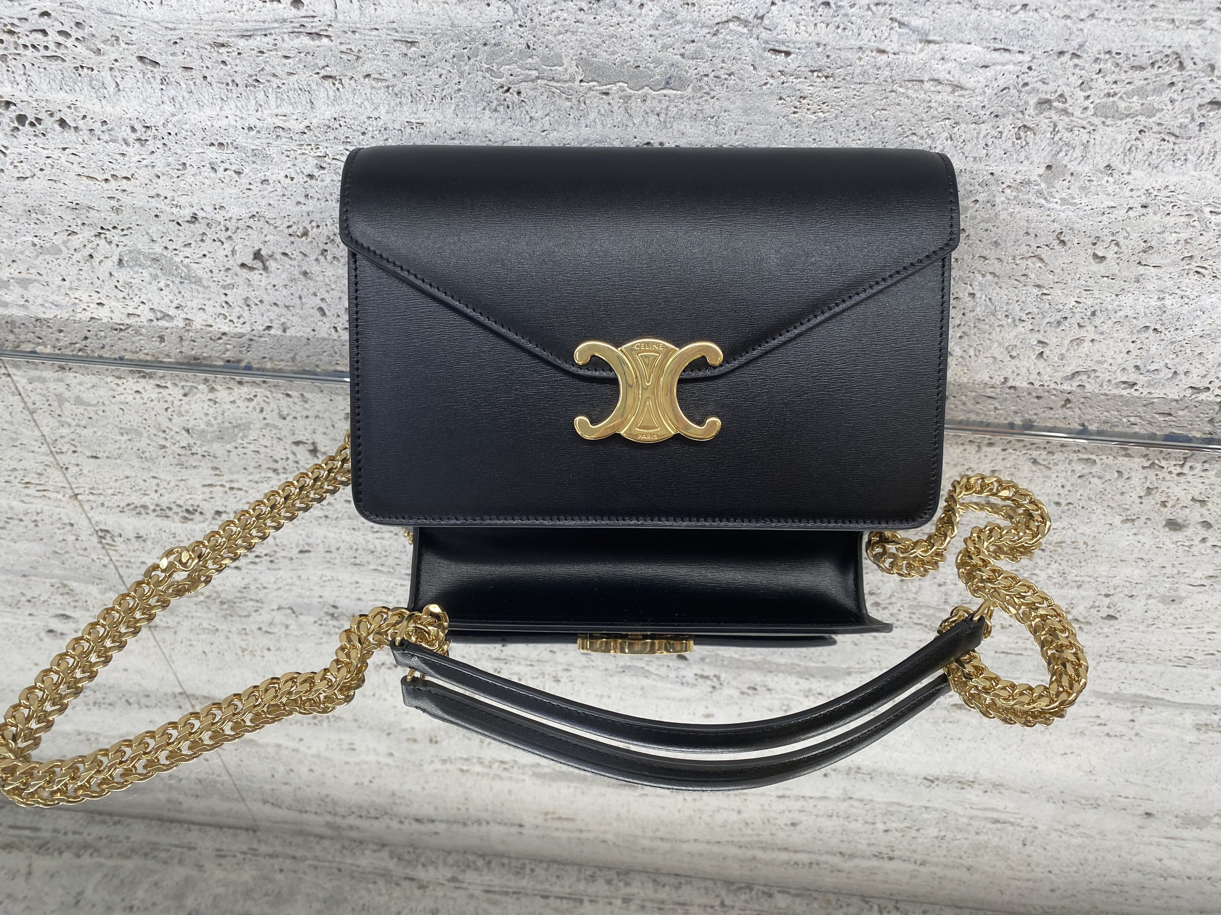 CELINE 【入手困難】☆TRIOMPHE☆ チェーンウォレット★ 全色